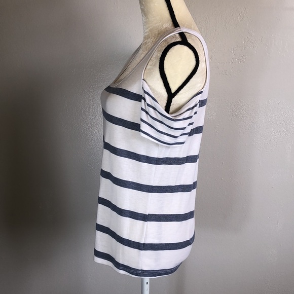 Cold shoulder top - Picture 2 of 5